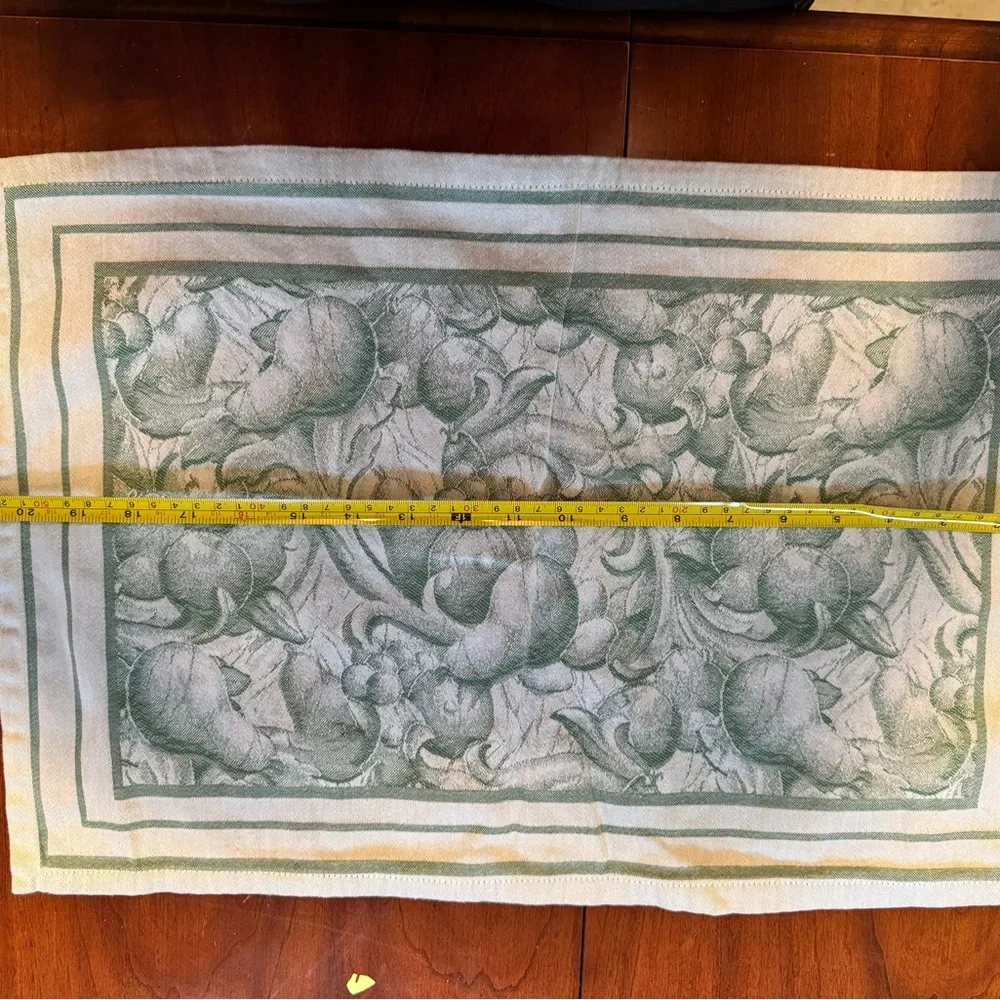 Williams Sonoma Green and Cream Cotton Placemats